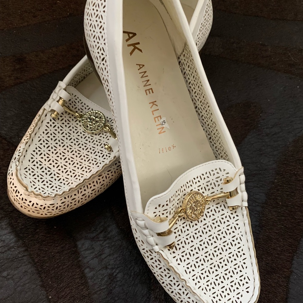 Flat white Anne Klein shoes